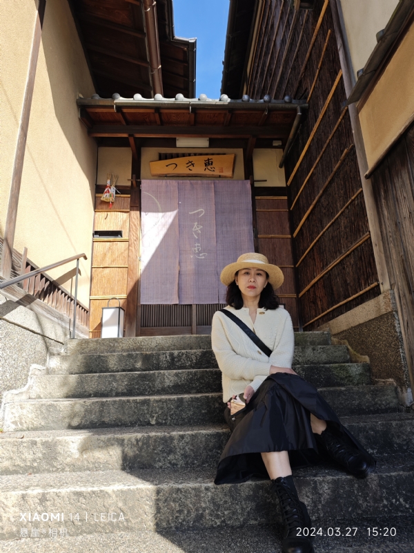 踱着方步的猫小姐的第一张照片--无锡认干亲服务网